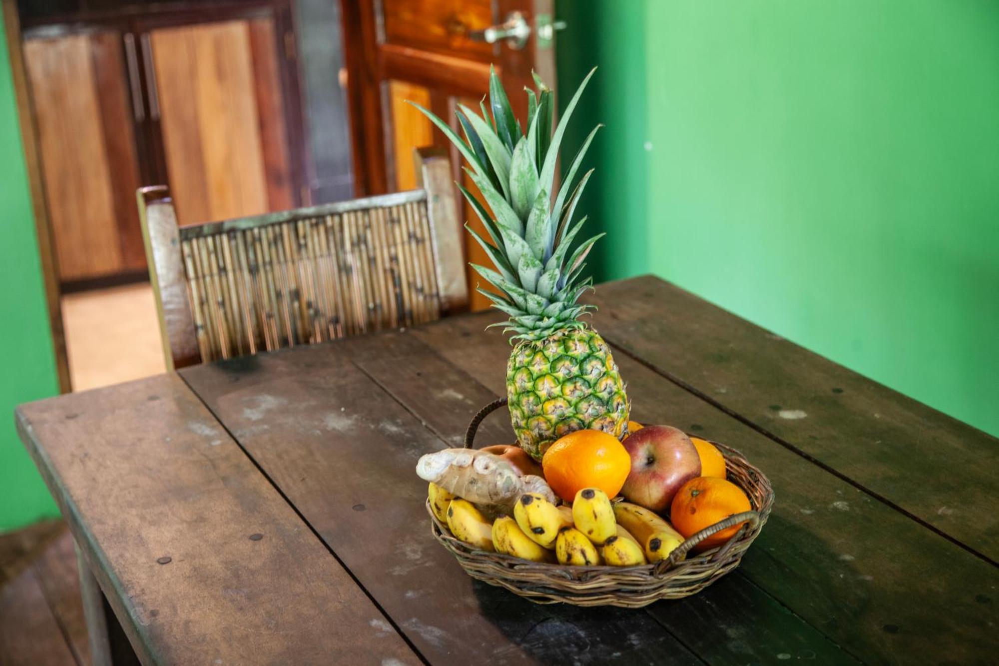 Emerald House Village General Luna  Luaran gambar