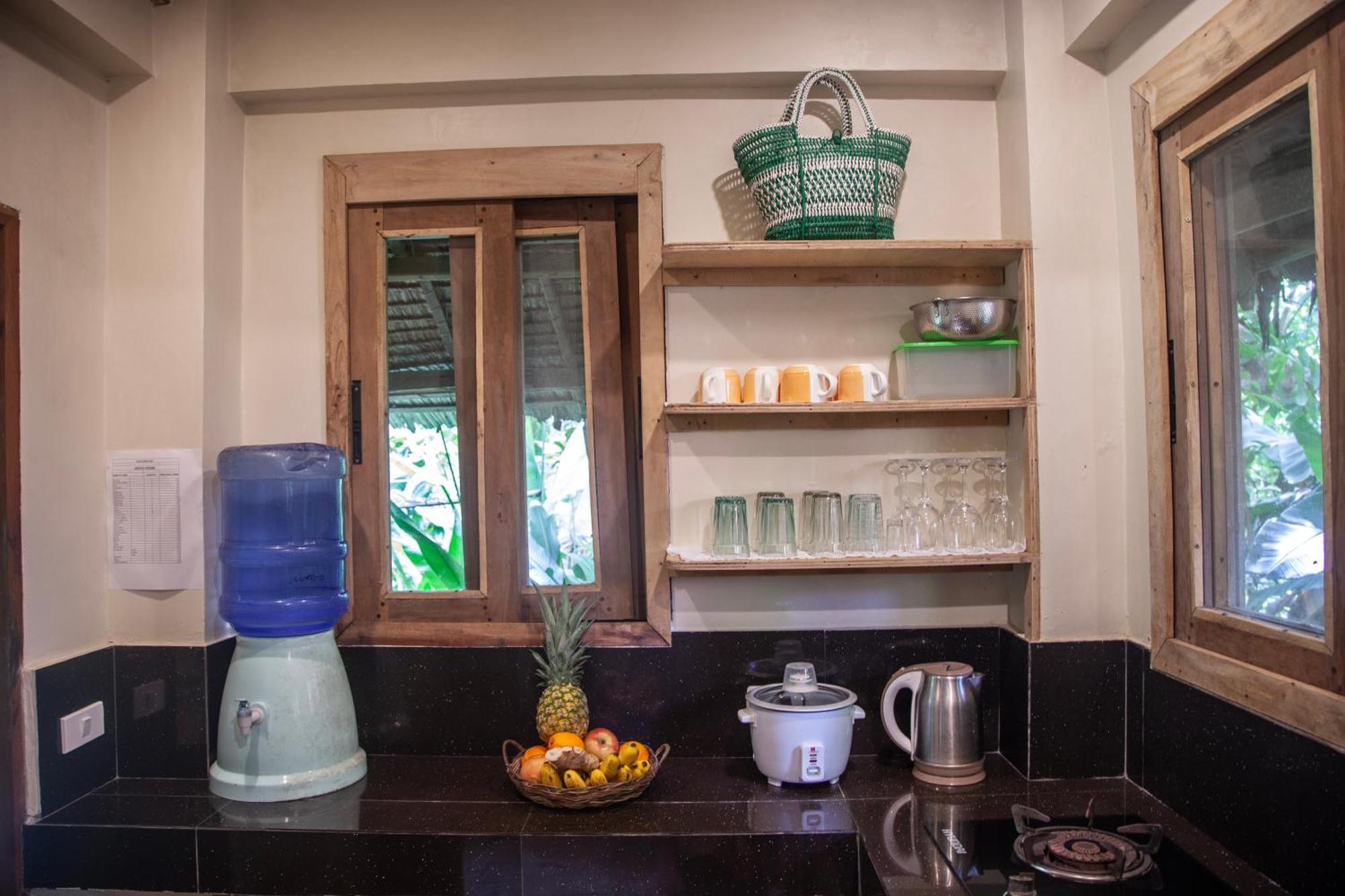 Emerald House Village General Luna  Luaran gambar