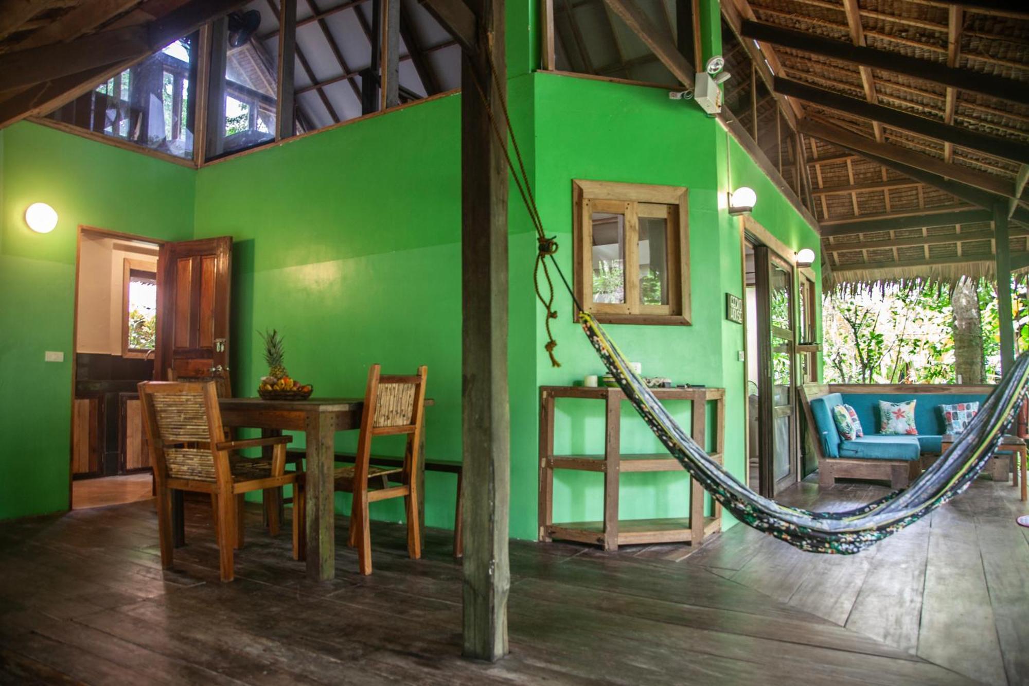 Emerald House Village General Luna  Luaran gambar