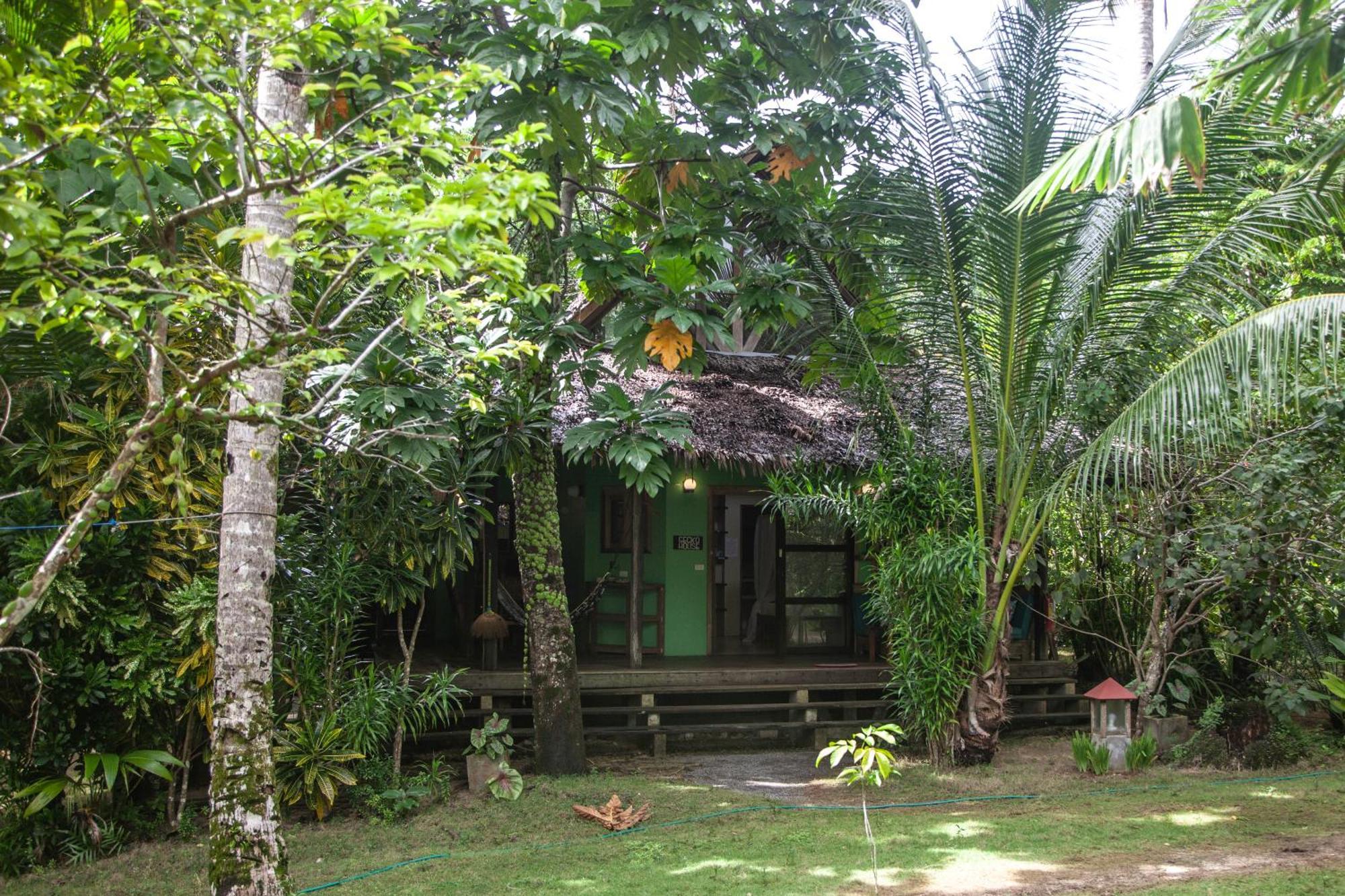Emerald House Village General Luna  Luaran gambar