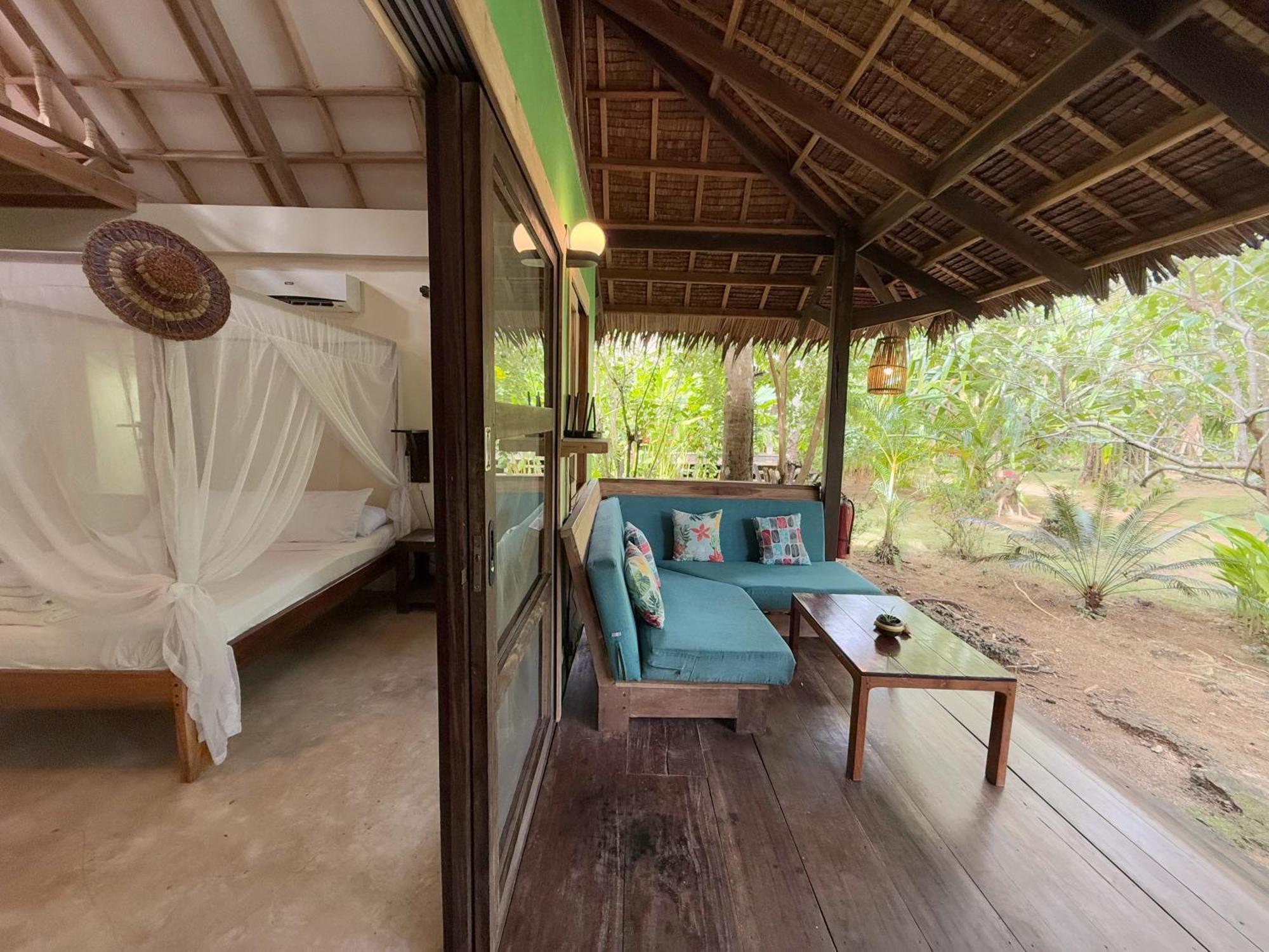 Emerald House Village General Luna  Luaran gambar