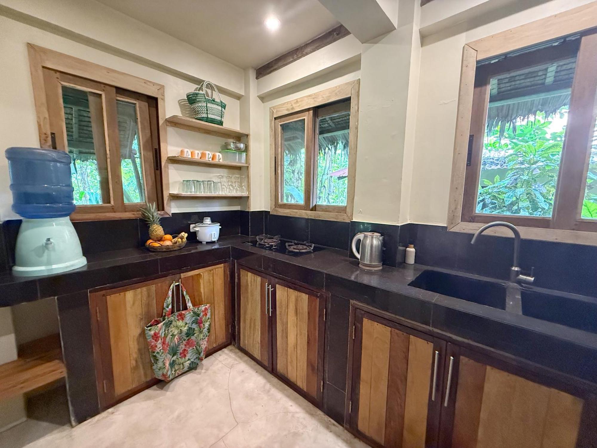Emerald House Village General Luna  Luaran gambar