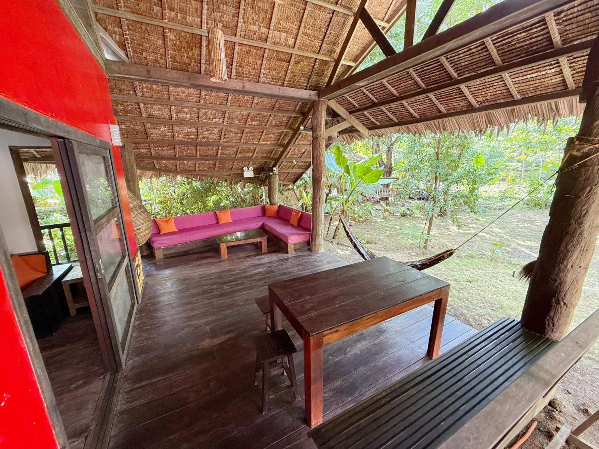 Emerald House Village General Luna  Luaran gambar