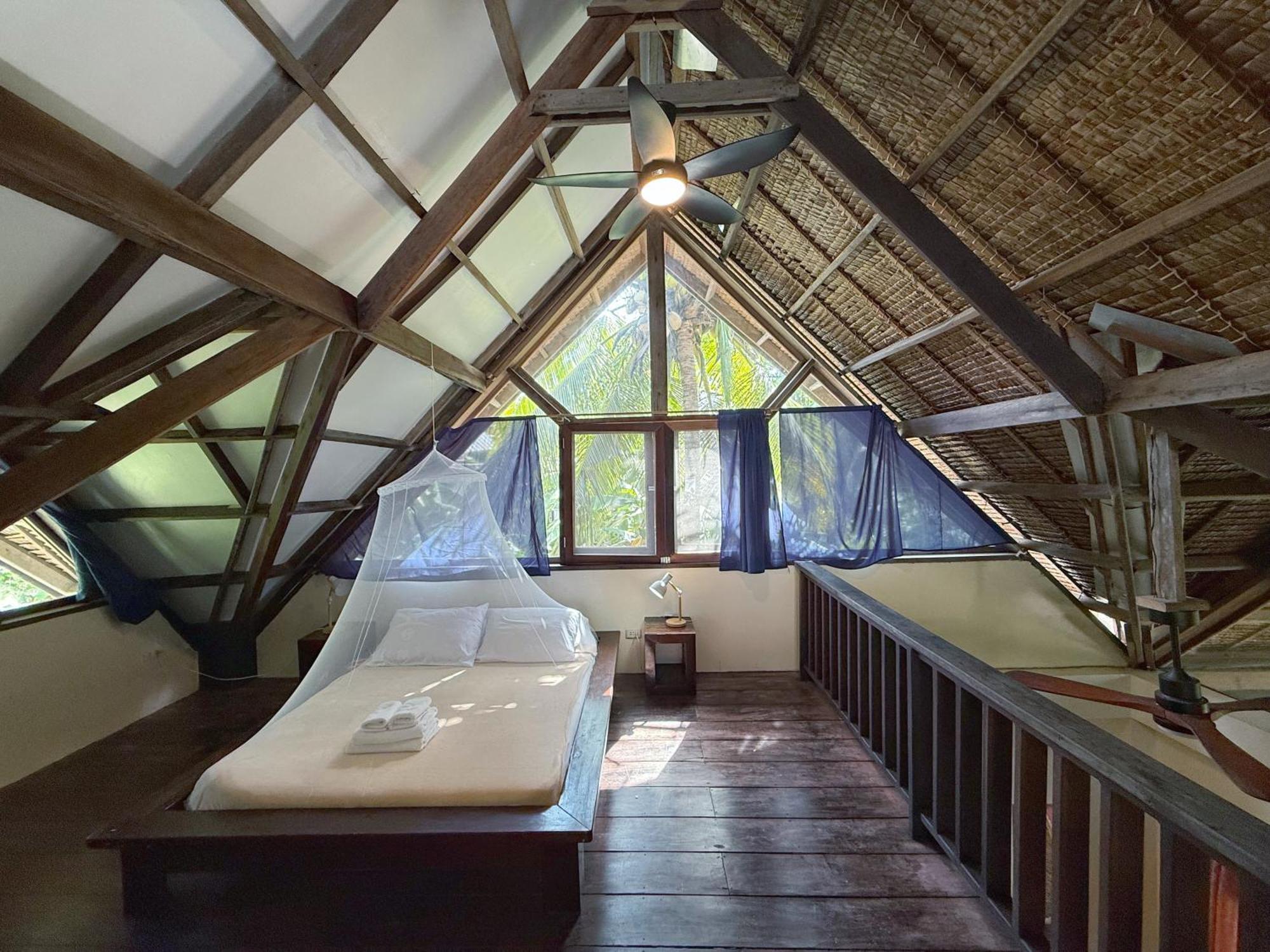 Emerald House Village General Luna  Luaran gambar