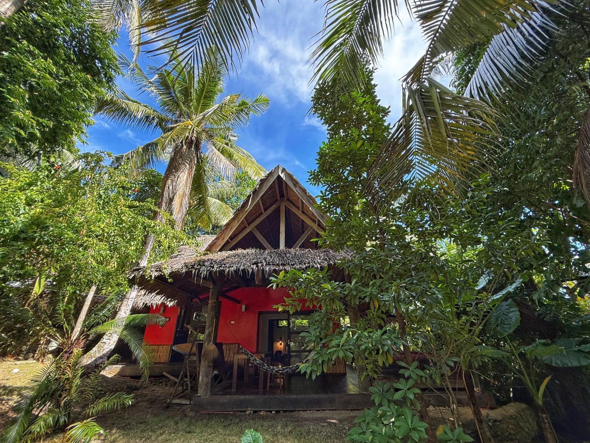Emerald House Village General Luna  Luaran gambar