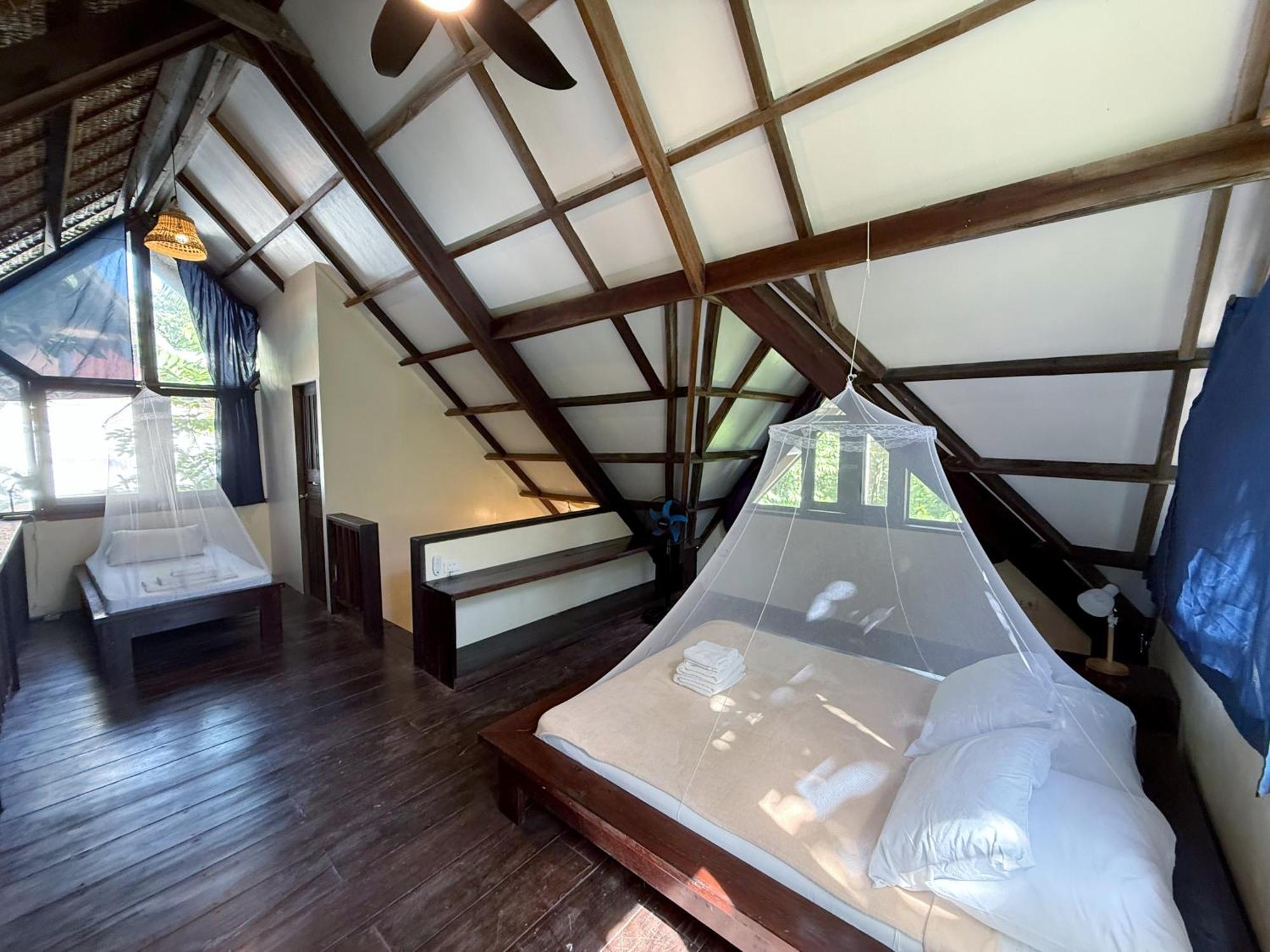 Emerald House Village General Luna  Luaran gambar