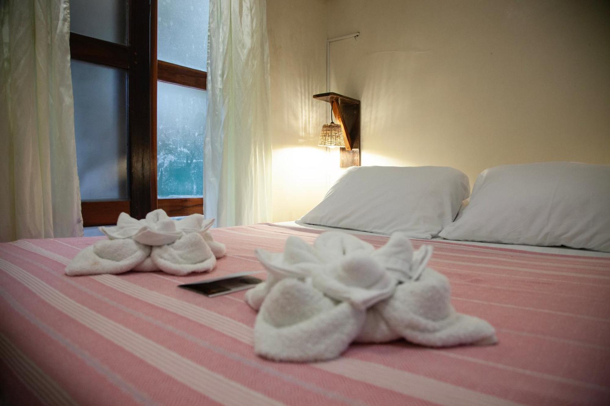 Emerald House Village General Luna  Luaran gambar