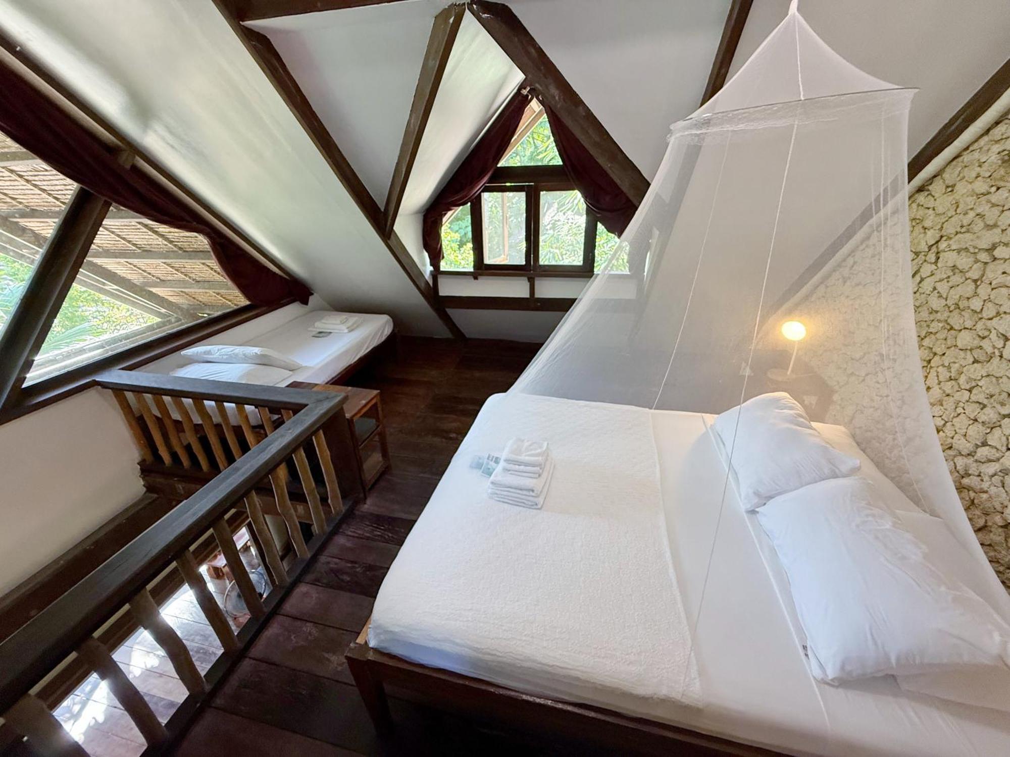 Emerald House Village General Luna  Luaran gambar