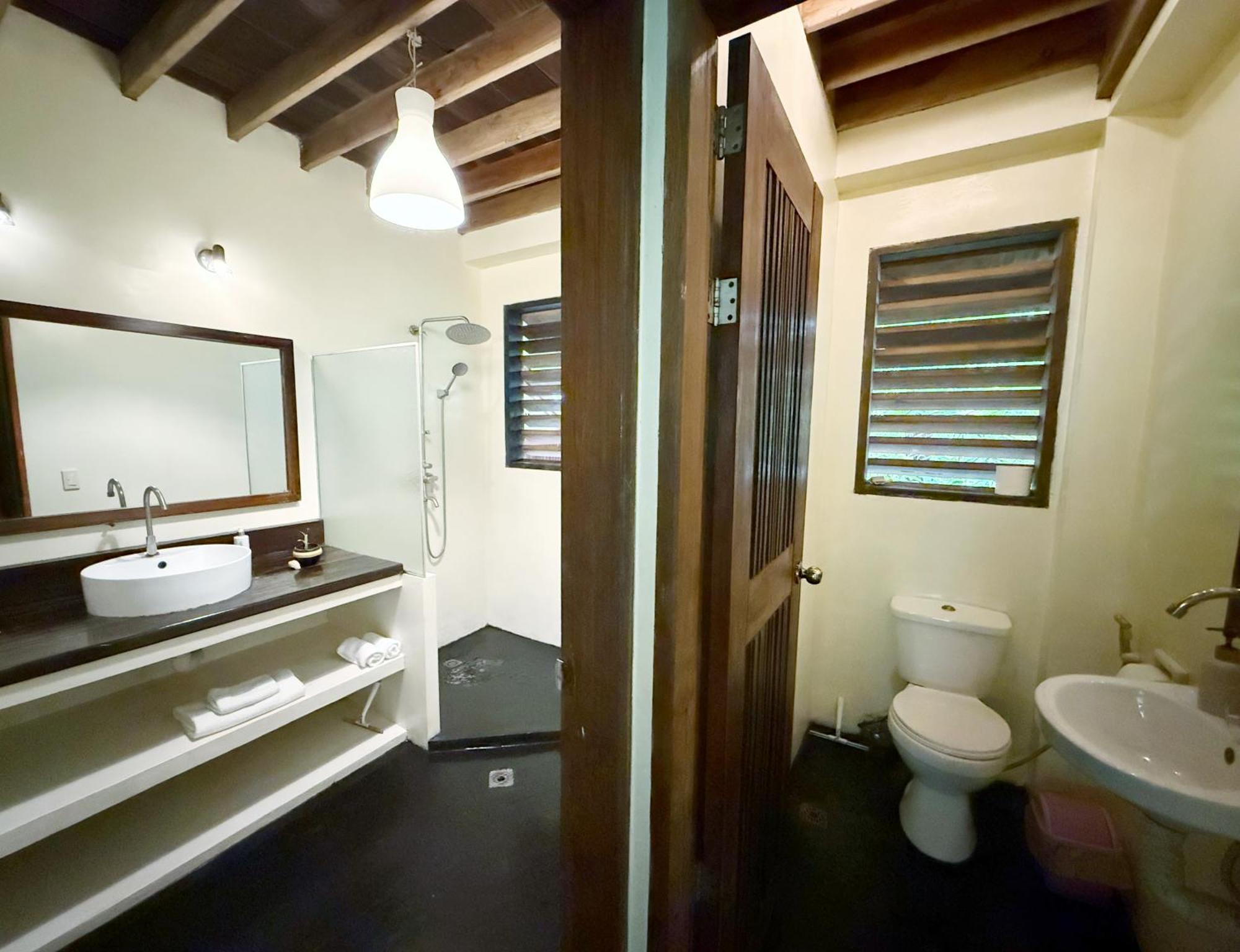 Emerald House Village General Luna  Luaran gambar