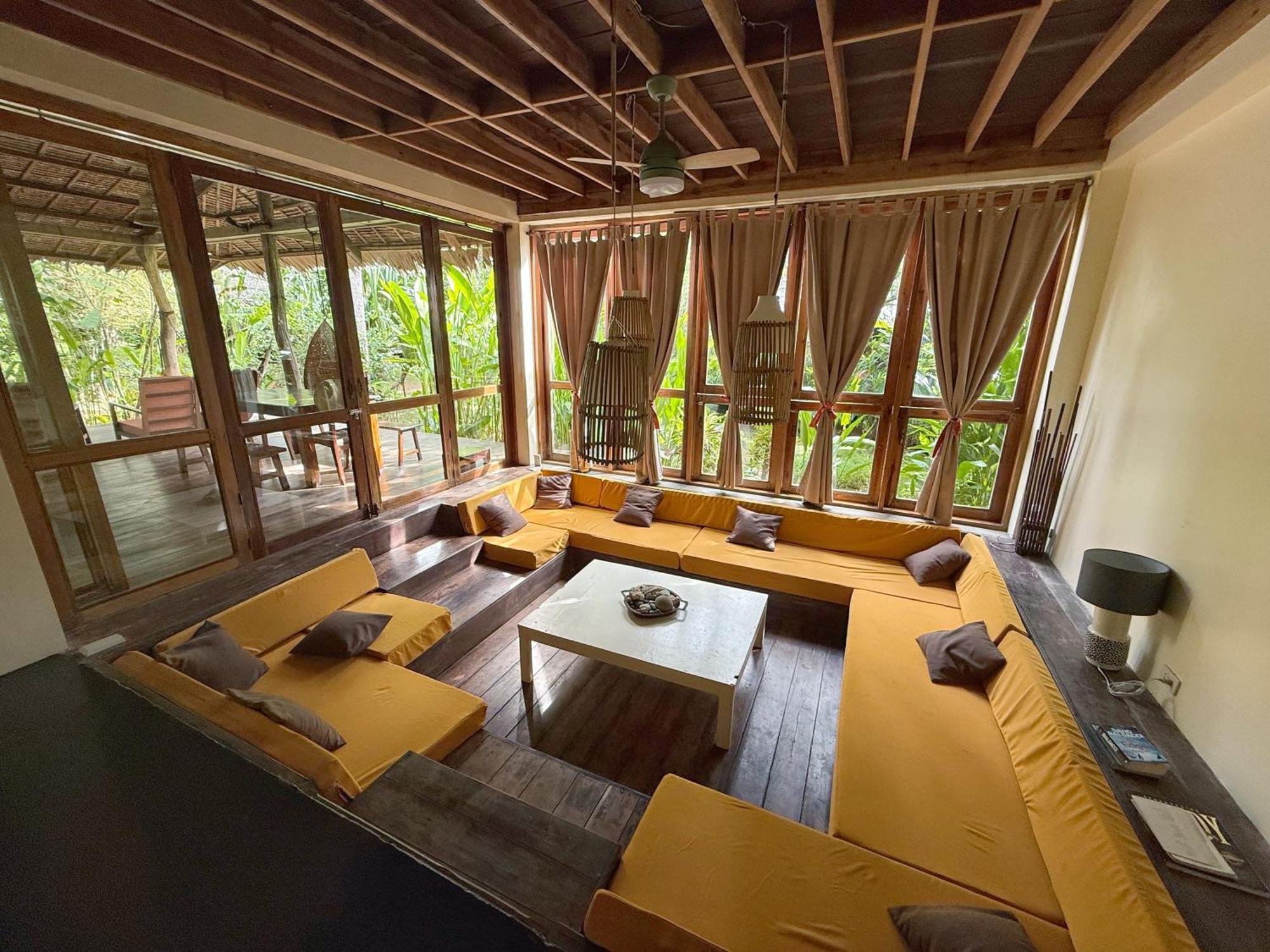 Emerald House Village General Luna  Luaran gambar