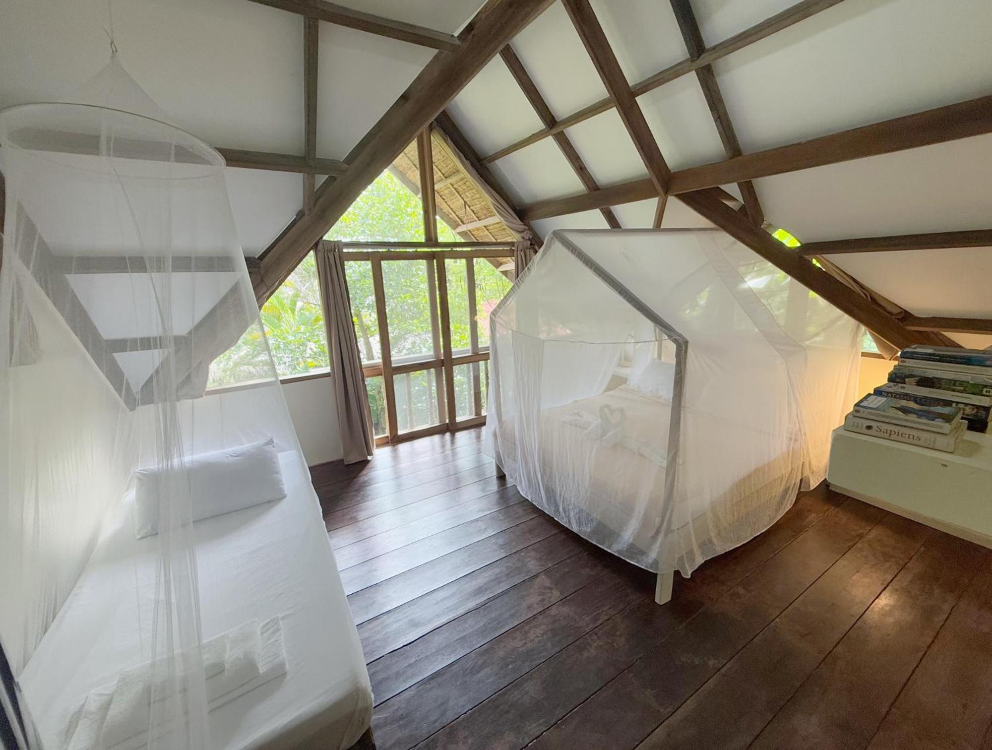 Emerald House Village General Luna  Luaran gambar