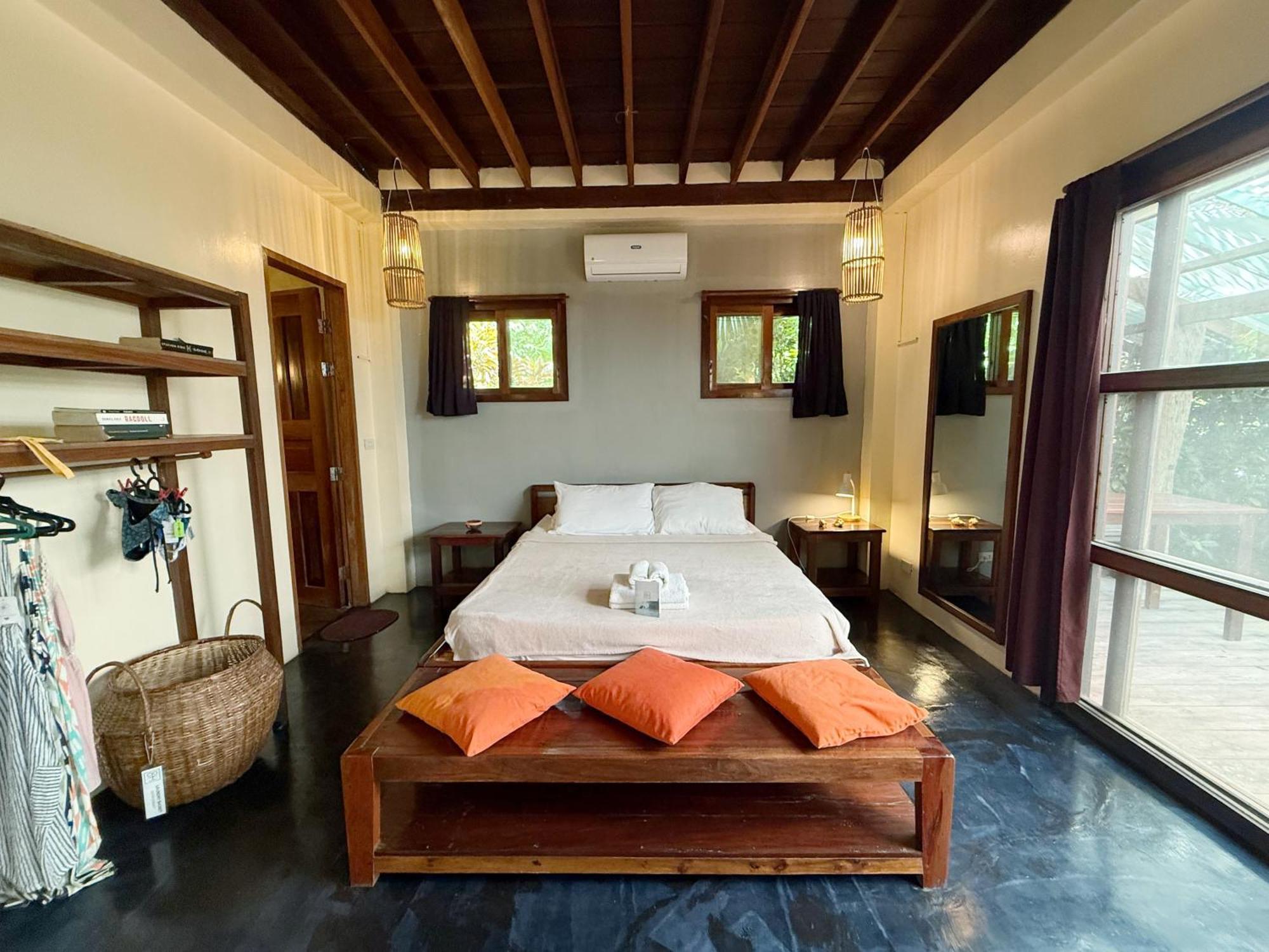 Emerald House Village General Luna  Luaran gambar