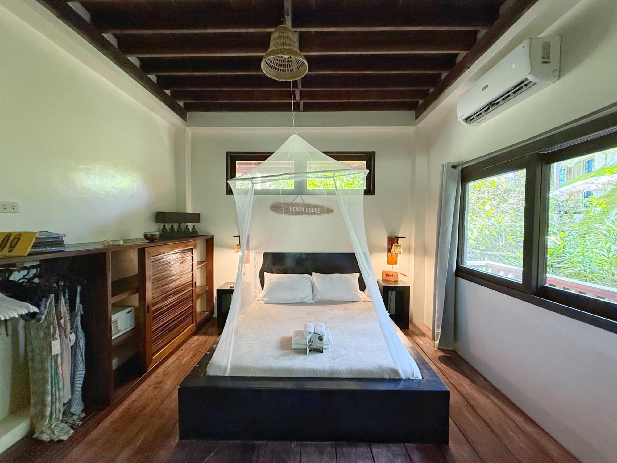 Emerald House Village General Luna  Luaran gambar