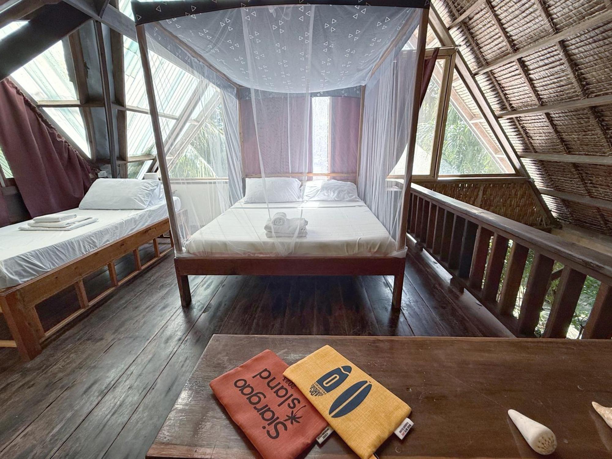 Emerald House Village General Luna  Luaran gambar