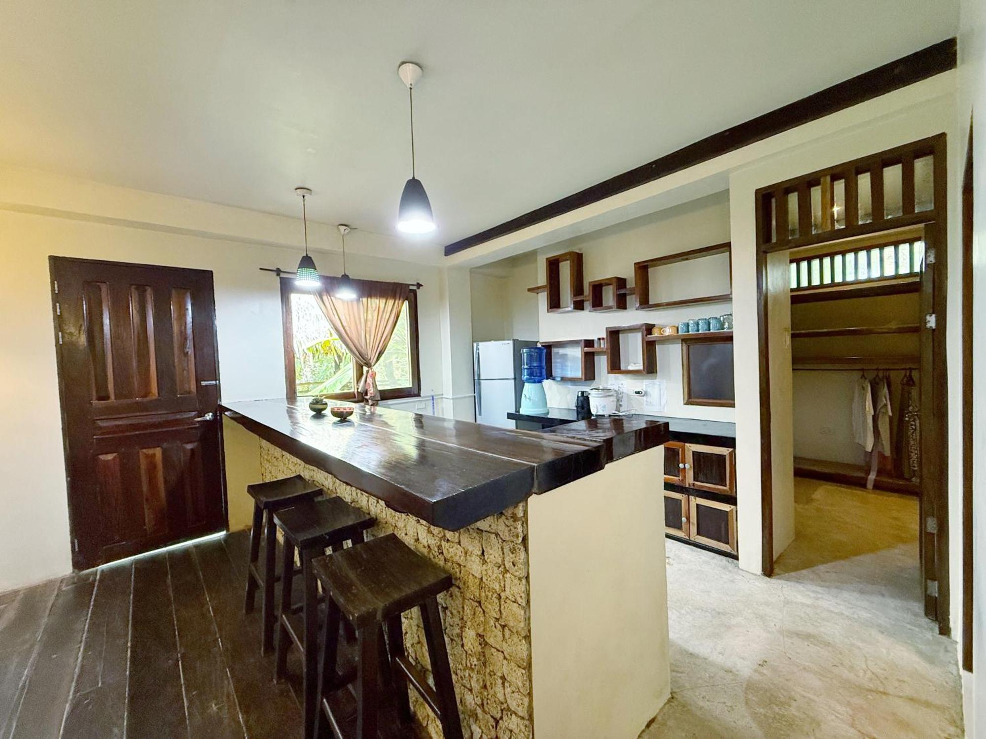 Emerald House Village General Luna  Luaran gambar