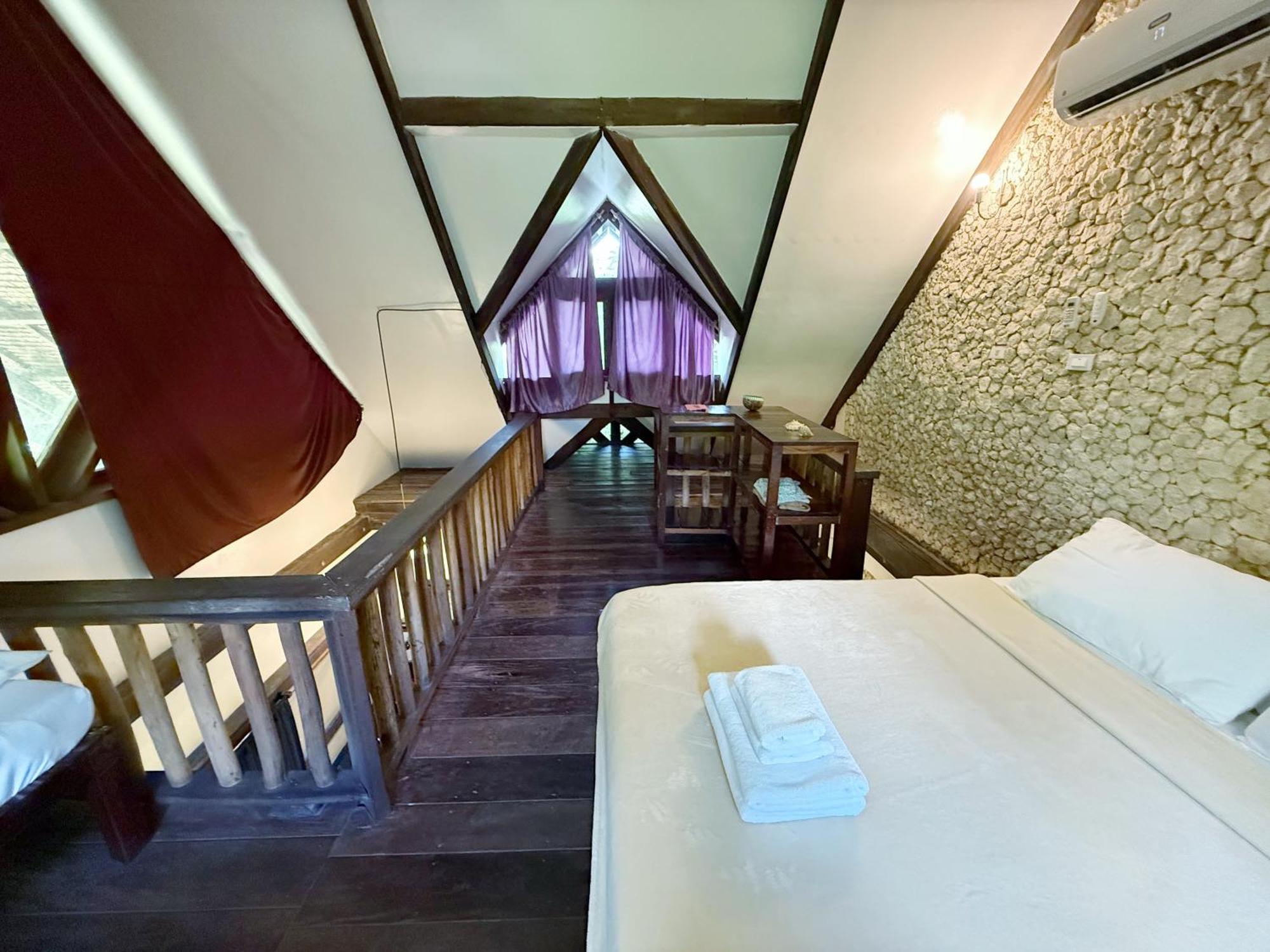 Emerald House Village General Luna  Luaran gambar